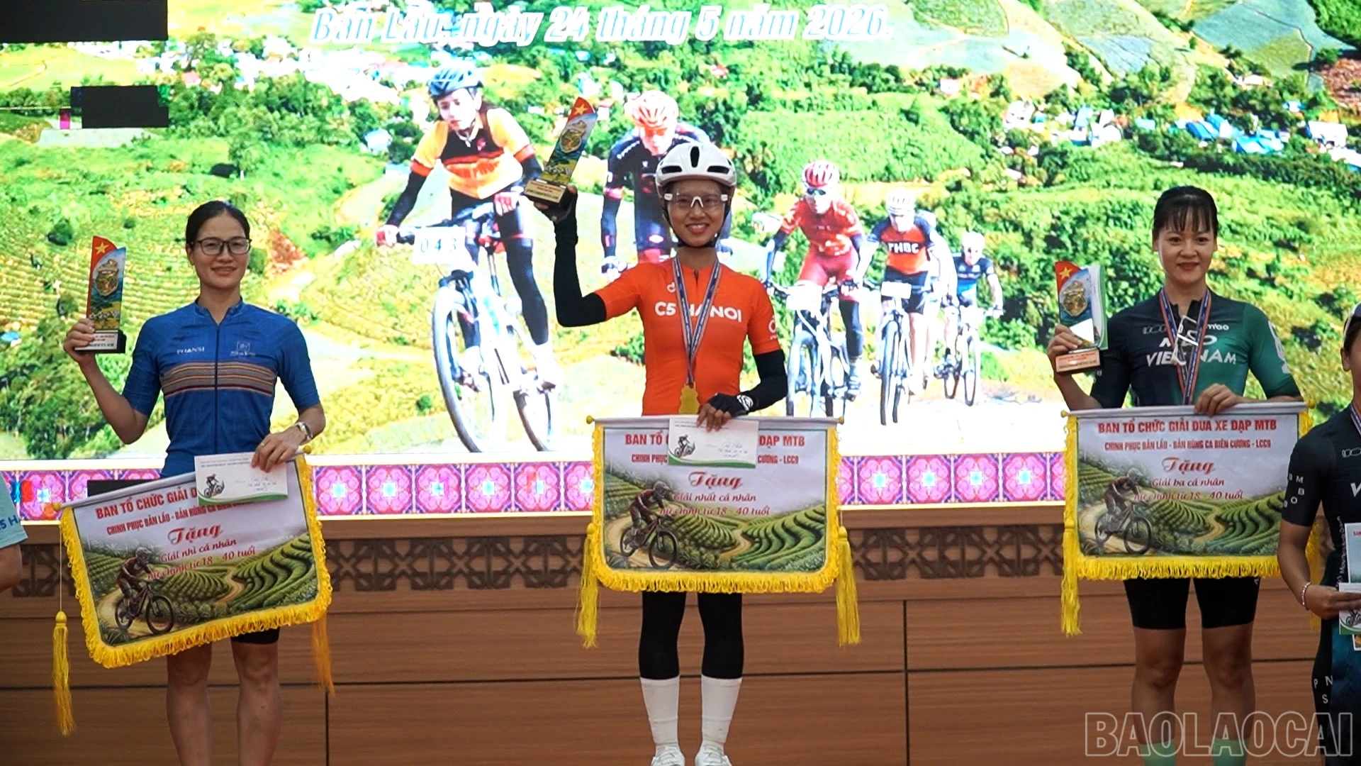 baolaocai-br_451-078100-09-53-24still228.jpg