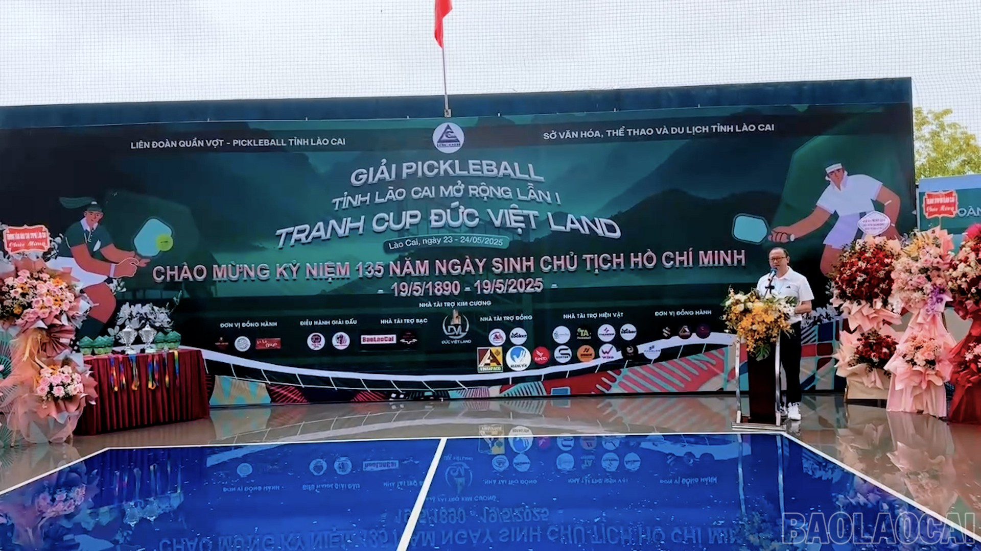 Quang cảnh lễ khai mạc giải. baolaocai-br_490-577400-00-01-03still027.jpg