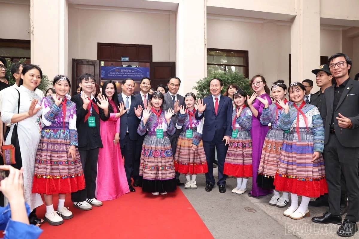baolaocai-br_z7786792841451-2b7bc52effc7f96baee43113729ce775.jpg
