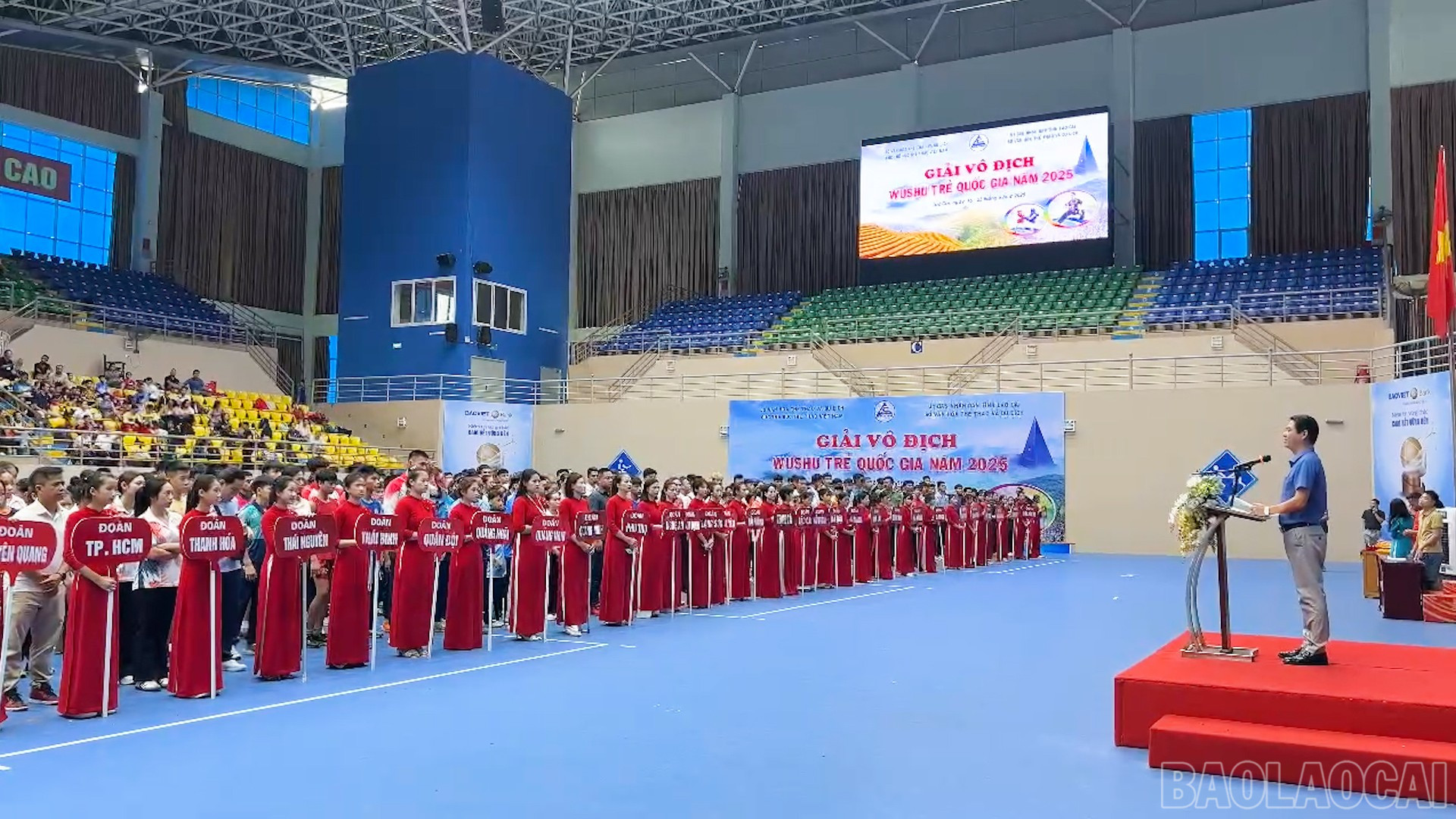 Đồng chí Nguyễn Thái Hòa, Phó Giám đốc Sở Văn hóa - Thể thao và Du lịch tỉnh Lào Cai phát biểu khai mạc giải. baolaocai-br_title-0100-02-19-18still033.jpg