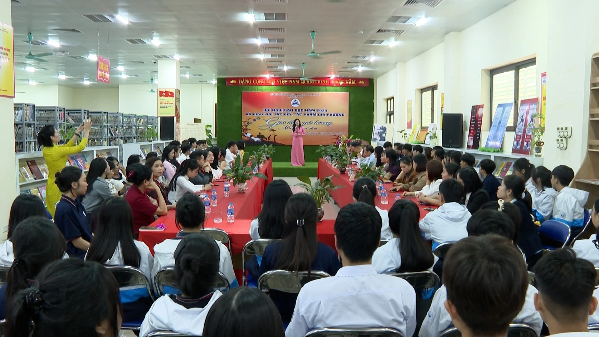 1103-modelisation-3d-palais-bac-ha-youtube00-03-12-12still037.jpg