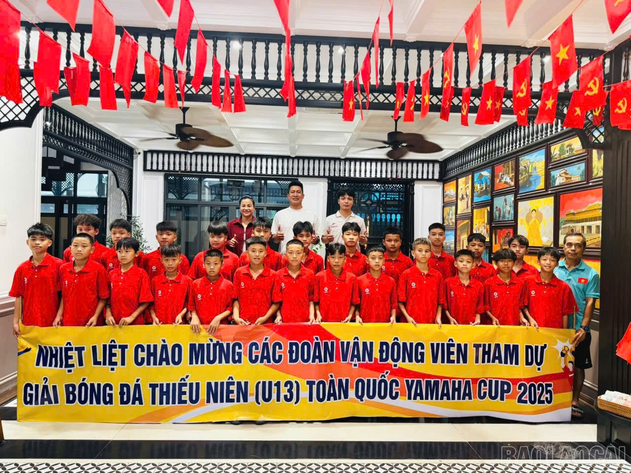 U13 Lào Cai đã có mặt tại Hải Phòng sẵn sàng tham gia Giải Bóng đá thiếu niên (U13) toàn quốc Yamaha Cup năm 2025. baolaocai-br_z6671582211222-42d1d389fd17d45551b03f9bca489776.jpg