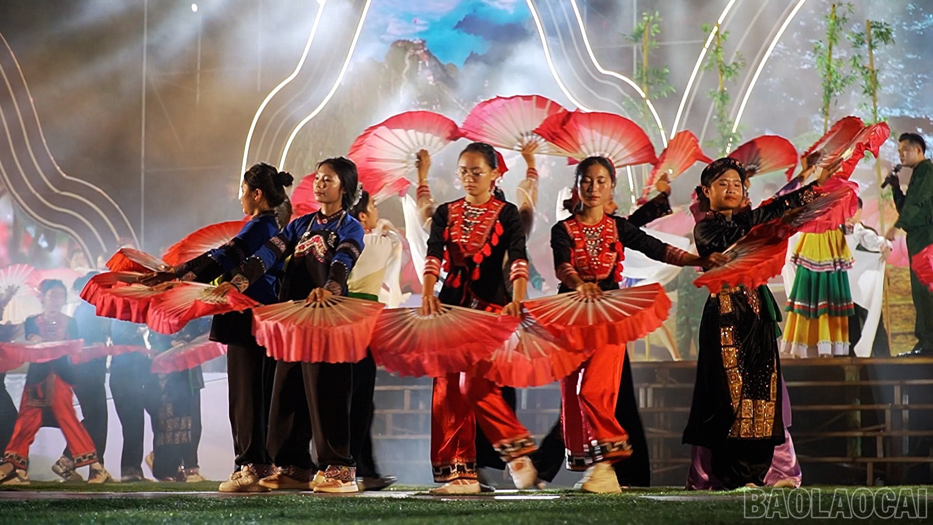 baolaocai-br_title-0100-33-40-16still309.jpg