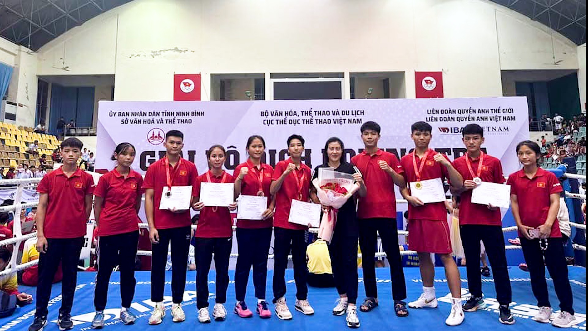 Đoàn vận động viên Boxing trẻ Lào Cai. title-0100-02-33-03still172.jpg