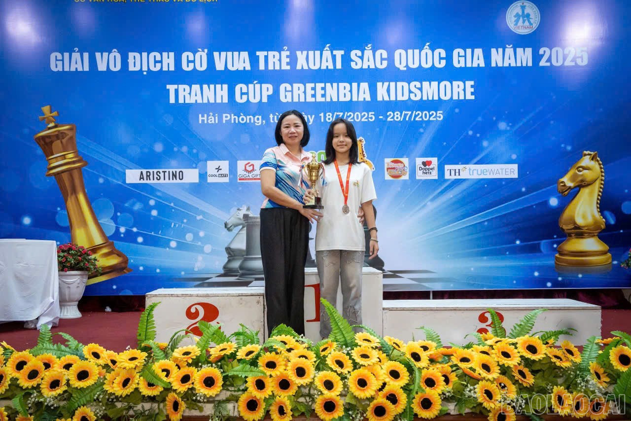 Như Ý là tài năng trẻ xuất sắc của đội tuyển Cờ vua Lào Cai. baolaocai-br_z6846365183213-18ac19796f4580b139d6684a68a1cd42.jpg