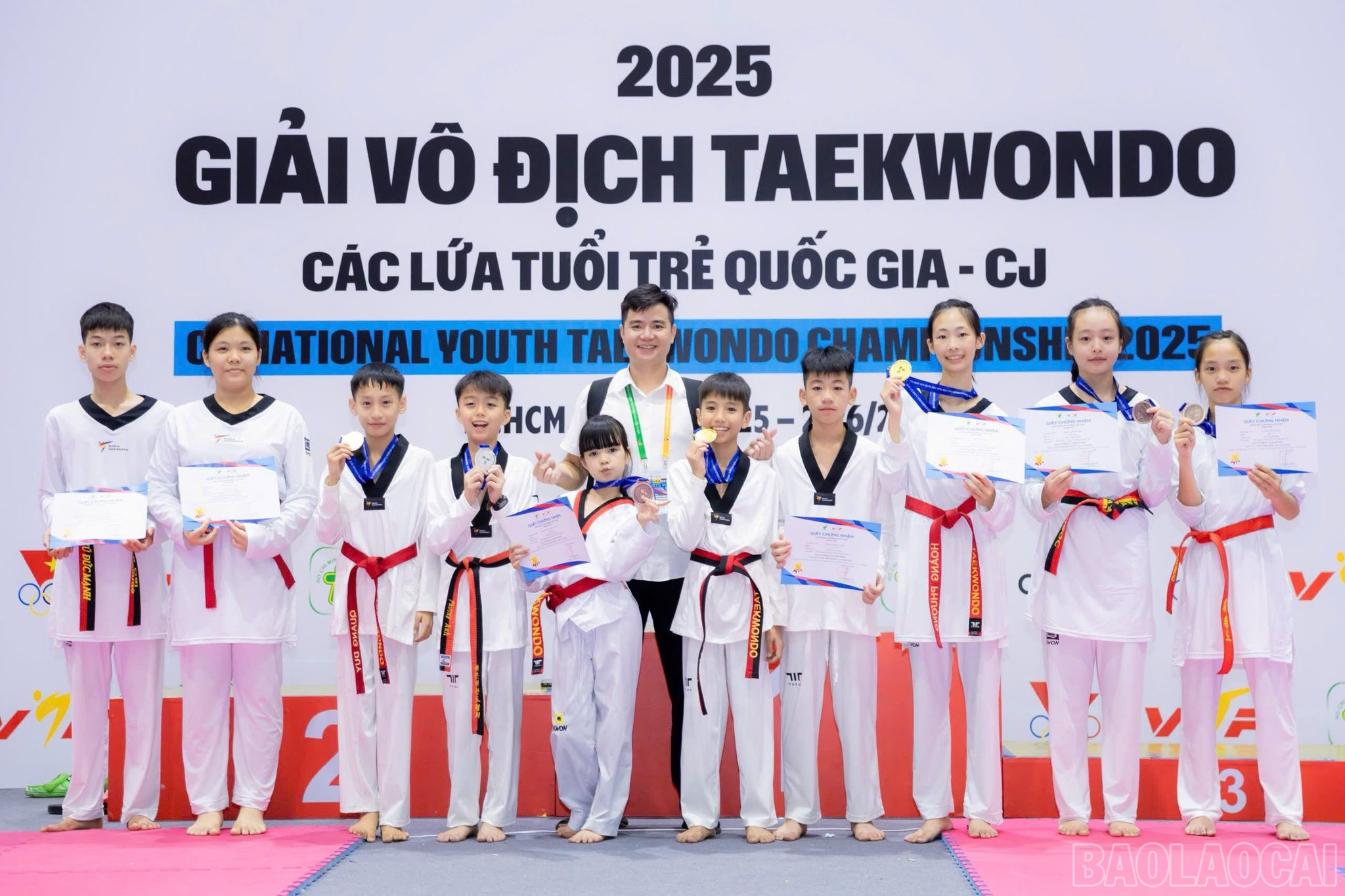 Taekwondo Lào Cai giành 9 huy chương các loại tại giải. baolaocai-br_510950632-1411171306696305-3771253018136634217-n.jpg
