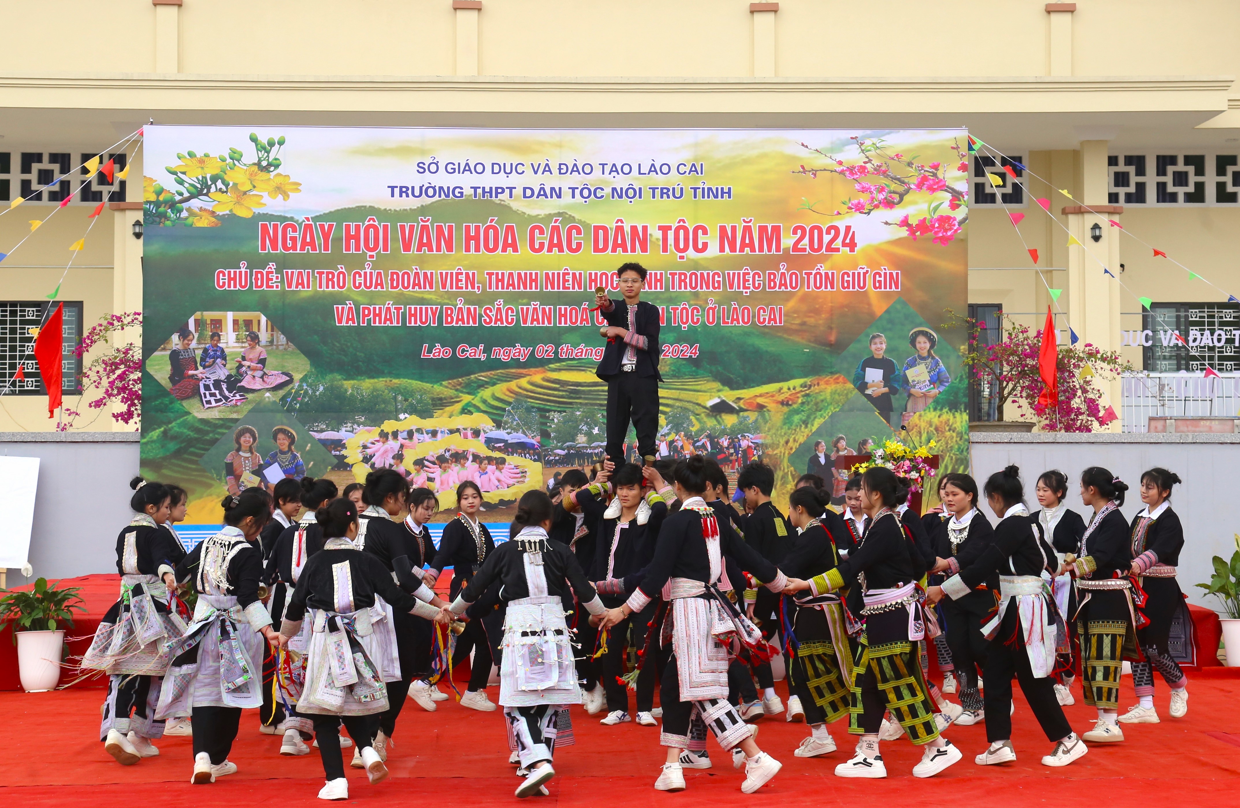 Văn nghệ chào mừng ngày hội. IMG_7831.JPG