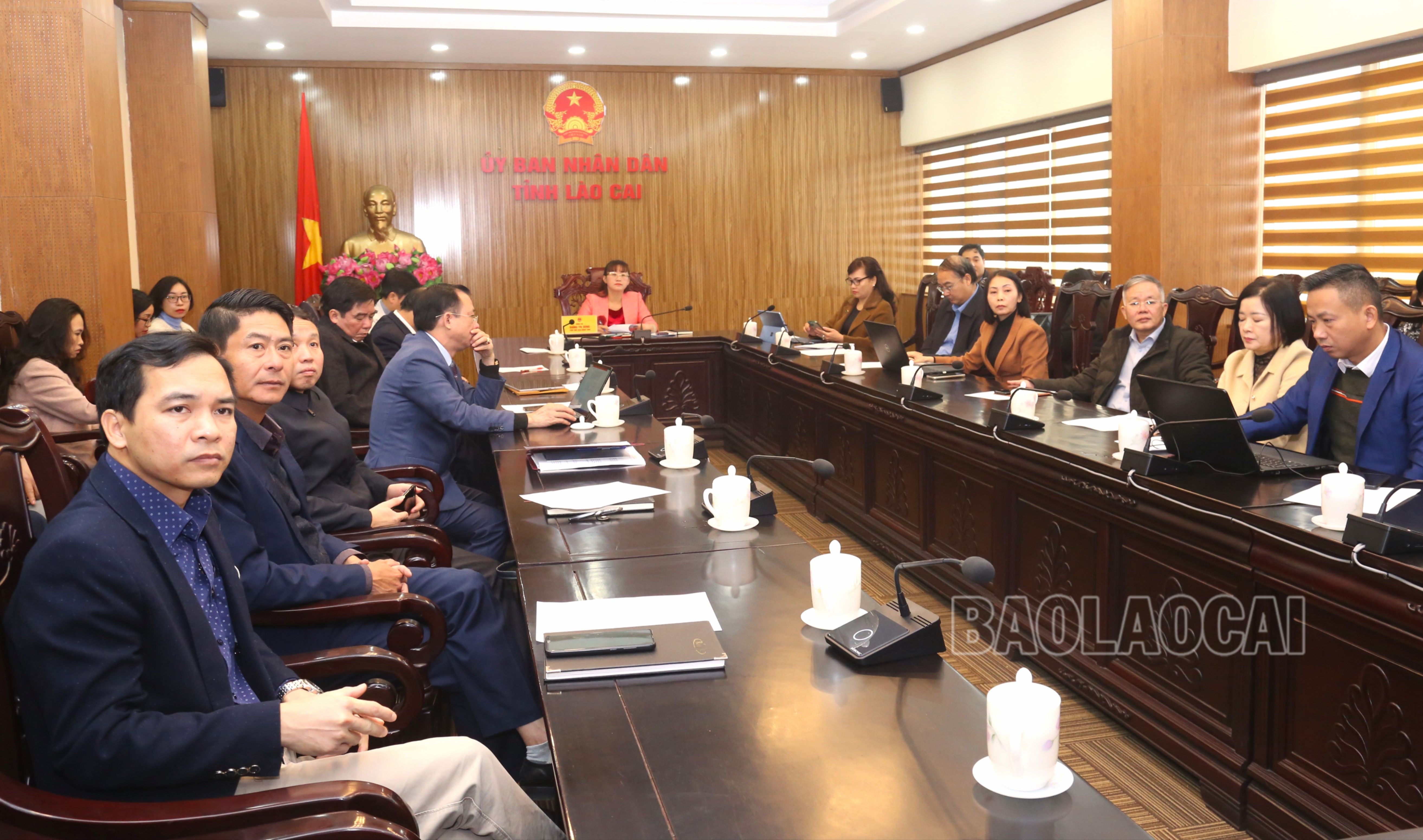 Quang cảnh hội nghị tại điểm cầu tỉnh Lào Cai. img-7761-8036-1604.jpg