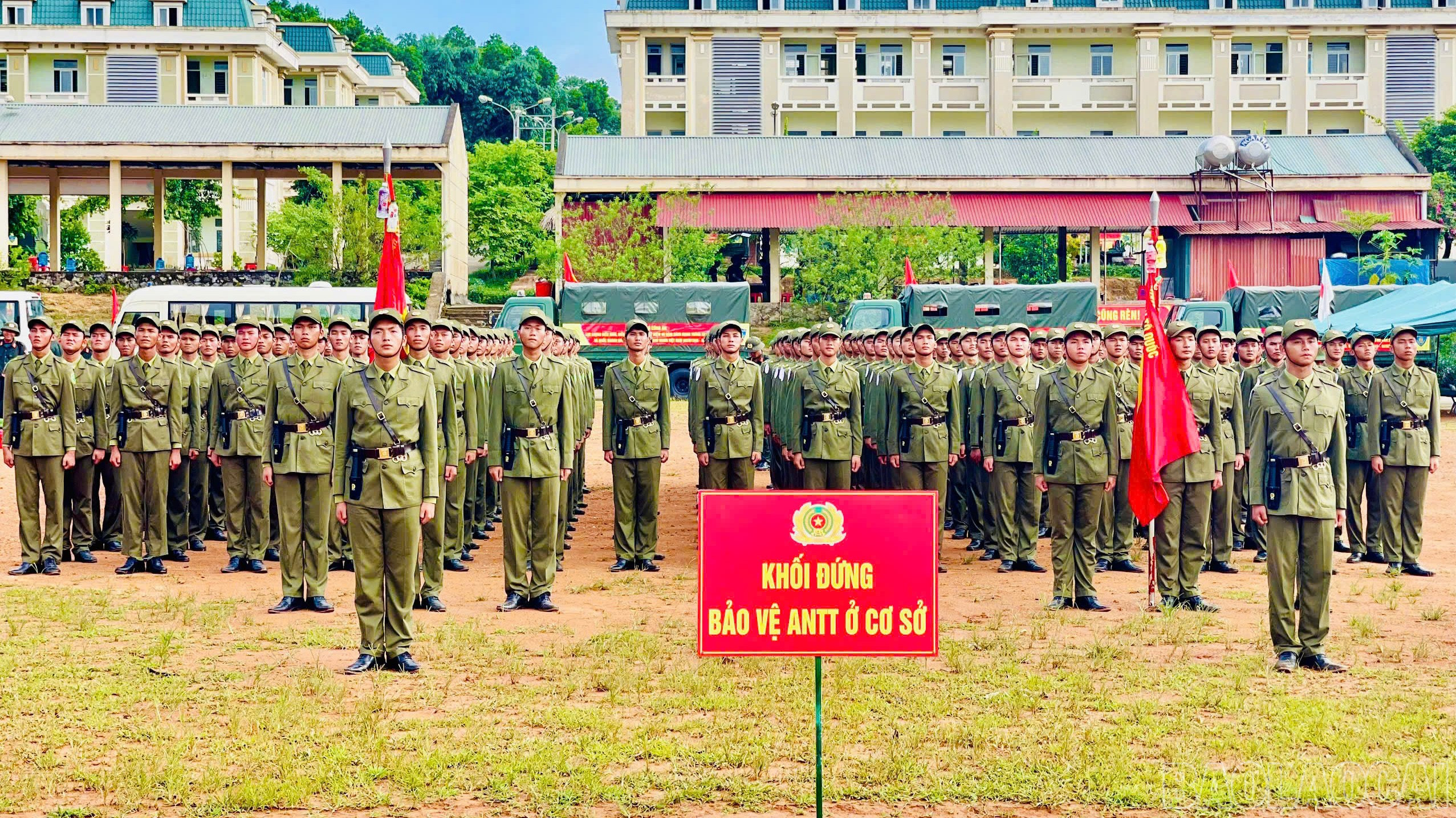 Các khối đứng tham gia luyện tập diễu binh, diễu hành A80 tại Tiểu đoàn 3, Trung đoàn Cảnh sát cơ động Tây Bắc. baolaocai-br_anh-2222.jpg
