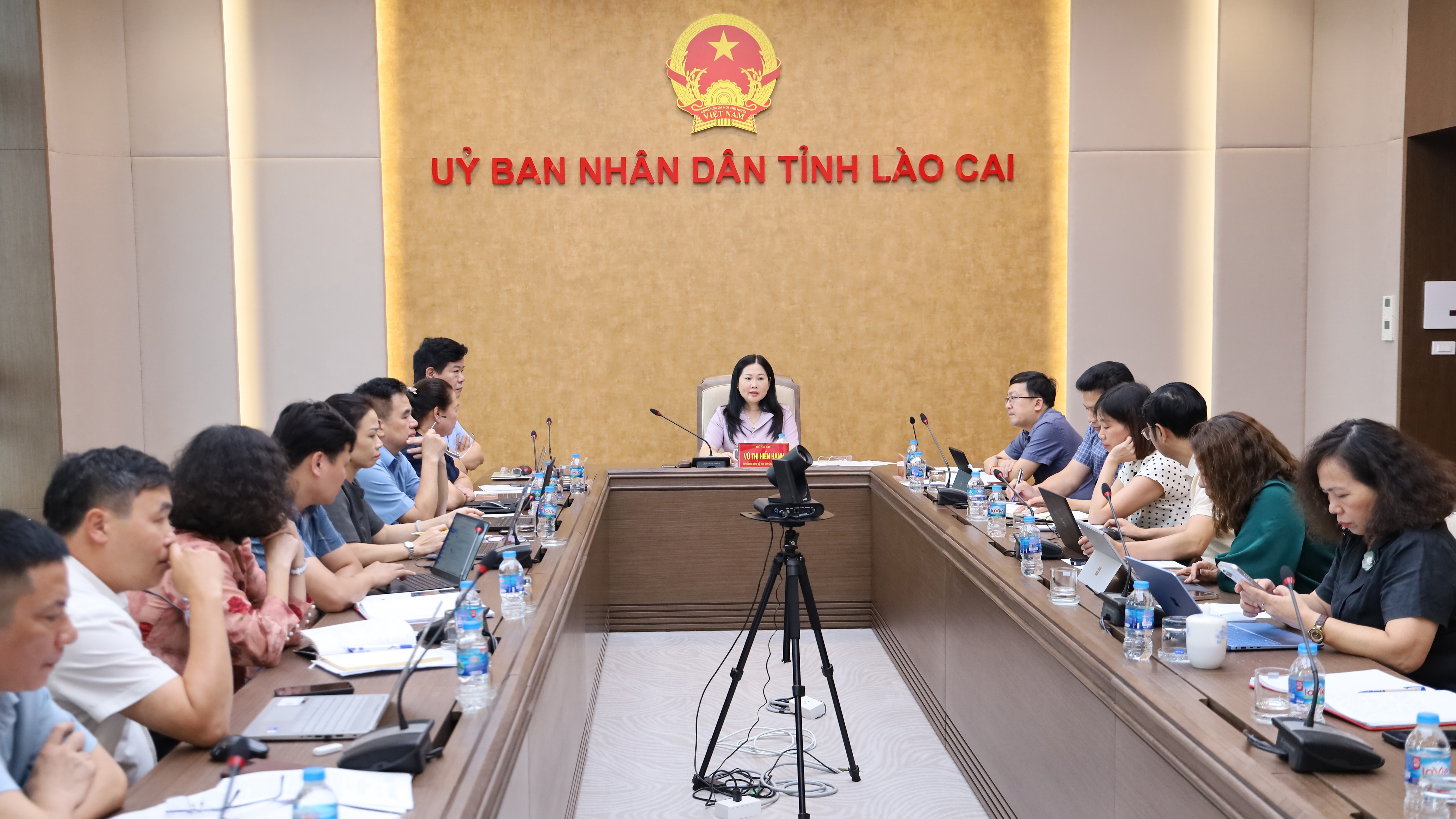 Quang cảnh buổi làm việc. anh-6.jpg