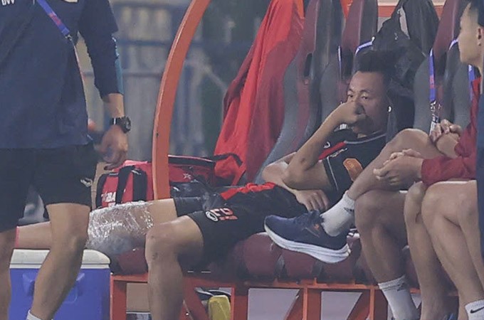 Thái Sơn được chẩn đoán đứt dây chằng đầu gối, cần phải phẫu thuật sớm.