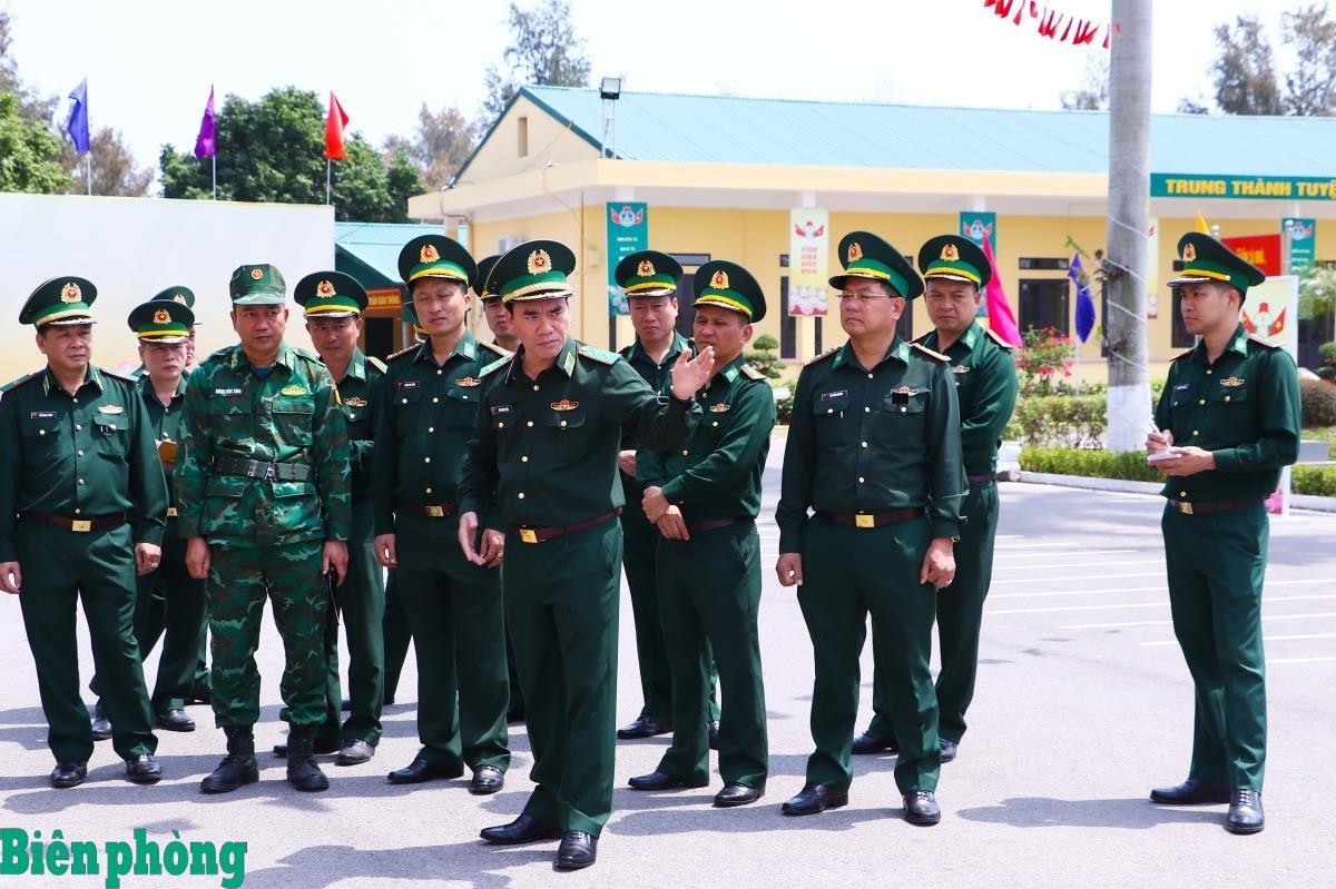 Trung tướng Vũ Trung Kiên kiểm tra, tổng duyệt các nội dung chính trong Chương trình Giao lưu hữu nghị Quốc phòng biên giới Việt Nam - Trung Quốc lần thứ 10.