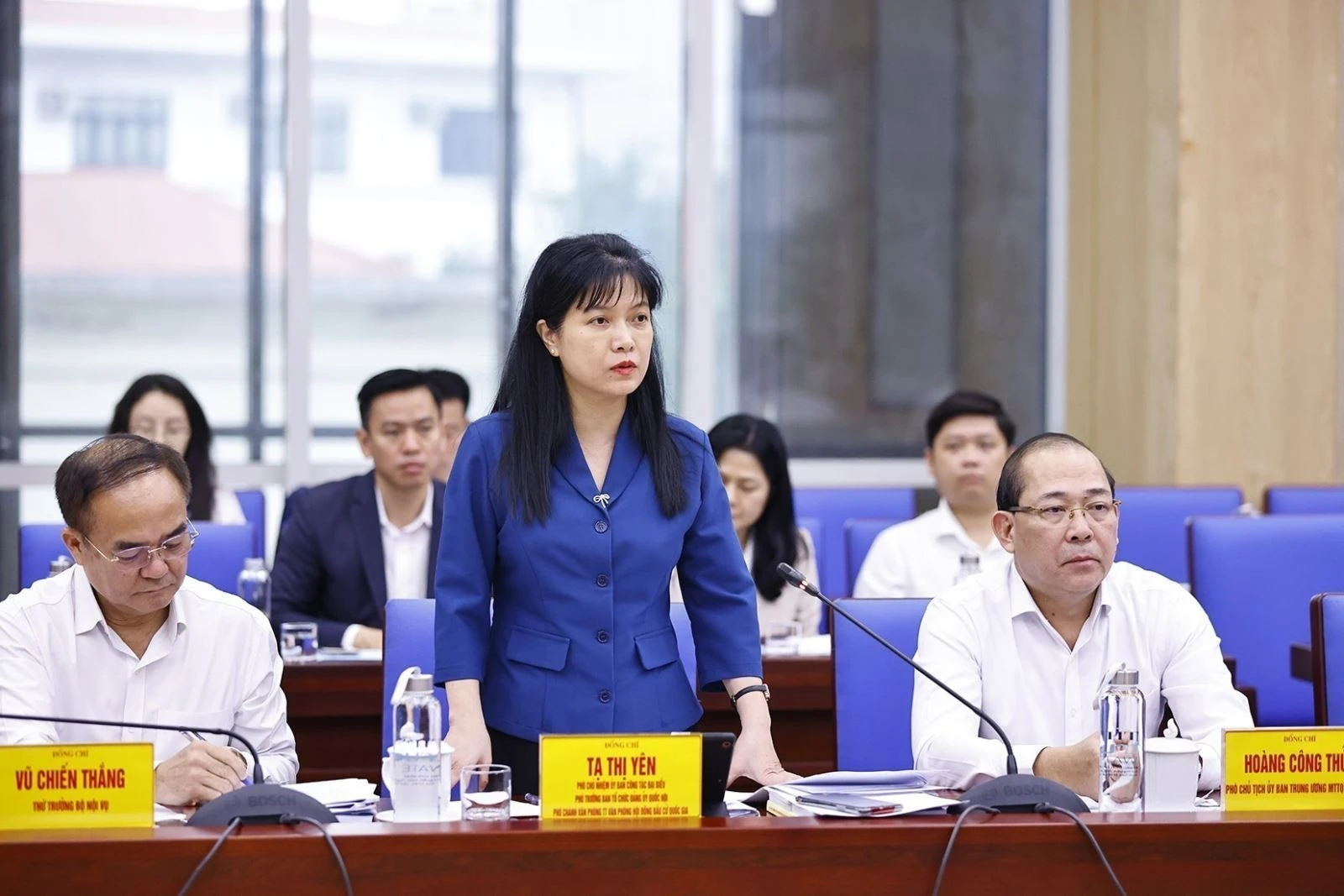 Phó Chủ nhiệm Ủy ban Công tác đại biểu Tạ Thị Yên, Phó Chánh văn phòng Thường trực Hội đồng Bầu cử quốc gia phát biểu trong buổi làm việc của Đoàn giám sát, kiểm tra công tác bầu cử tại Ủy ban Bầu cử tỉnh Nghệ An.