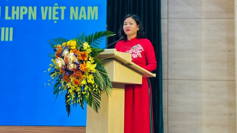 Ủy viên Trung ương Đảng, Phó Bí thư Đảng ủy Chính phủ Nguyễn Thị Tuyến, nguyên Chủ tịch Hội Liên hiệp Phụ nữ Việt Nam phát biểu tại hội nghị.