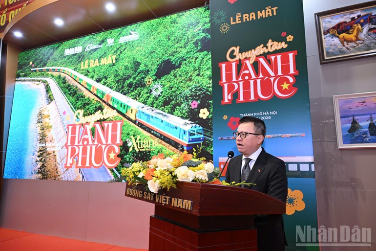 Đồng chí Lê Quốc Minh - Ủy viên Trung ương Đảng, Tổng Biên tập Báo Nhân Dân, Phó Trưởng ban Tuyên giáo và Dân vận Trung ương, Chủ tịch Hội Nhà báo Việt Nam phát biểu tại lễ ra mắt.