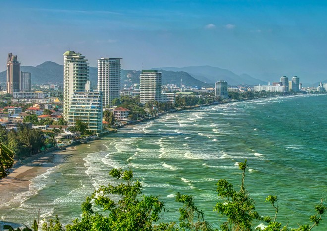 Hua Hin là thành phố biển xinh đẹp cách thủ đô Bangkok khoảng 200 km, nằm trong top các điểm đến được người Việt tìm kiếm nhiều nhất dịp Tết sắp tới.