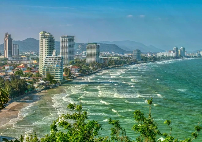 Hua Hin là thành phố biển xinh đẹp cách thủ đô Bangkok khoảng 200 km, nằm trong top các điểm đến được người Việt tìm kiếm nhiều nhất dịp Tết sắp tới.