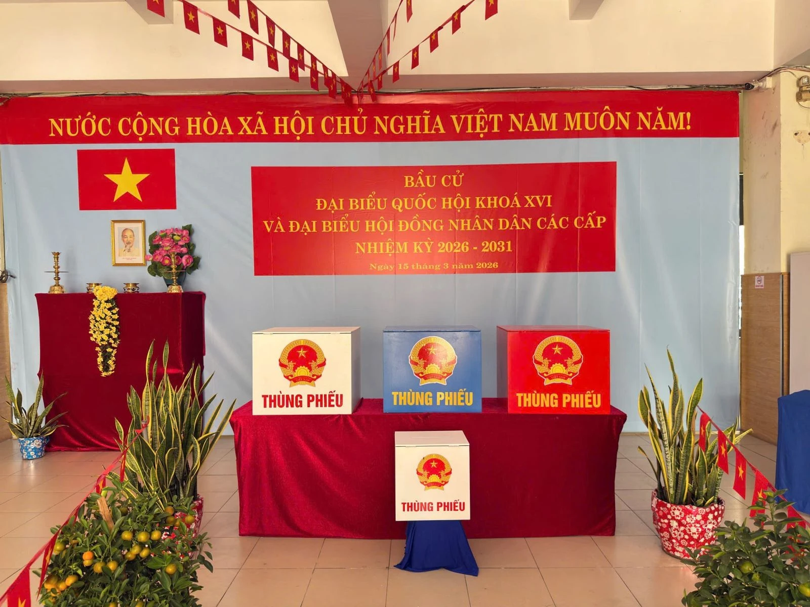 Một khu vực bỏ phiếu ở phường Bình Thạnh (TP Hồ Chí Minh) đã sẵn sàng cho ngày hội non sông vào 15/3.