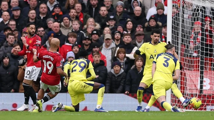 Mbeumo tiếp tục trình diễn phong độ cao với 1 bàn thắng.