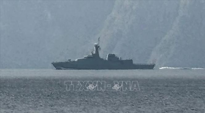 Tàu của hải quân tuần tra tại eo biển Hormuz ngày 1/3/2026.