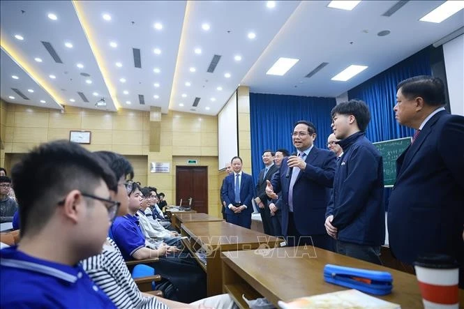 Thủ tướng Phạm Minh Chính truyền cảm hứng cho sinh viên Trường Đại học Khoa học và Công nghệ Hà Nội.
