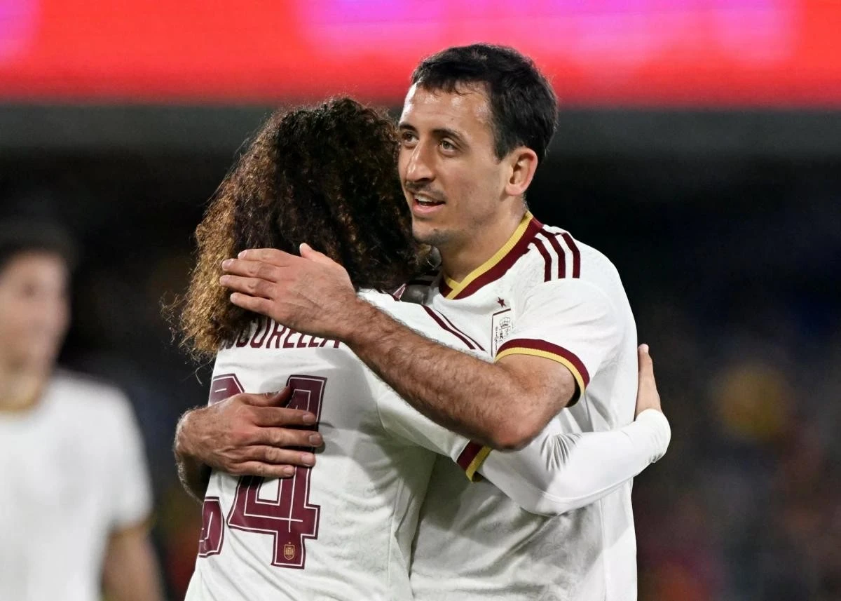 Tây Ban Nha giành chiến thắng "3 sao" trước Serbia.