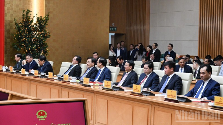 Các đại biểu tham dự lễ công bố.