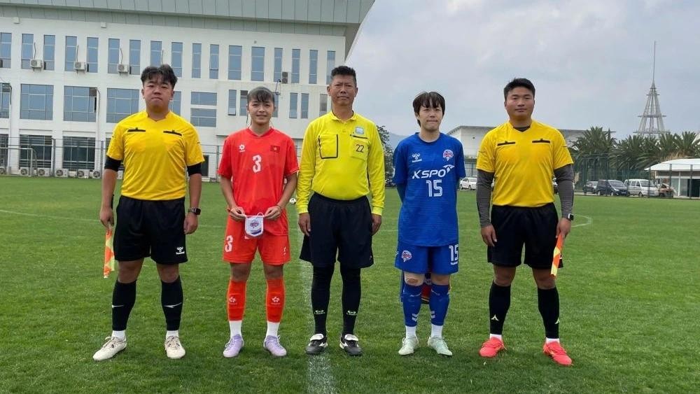 U20 nữ Việt Nam giành chiến thắng 2-0 trước CLB nữ KSPO (Hàn Quốc).