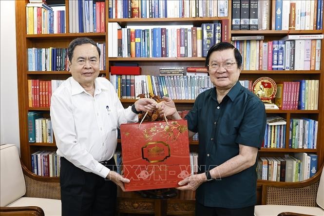 Chủ tịch Quốc hội Trần Thanh Mẫn tới thăm, chúc Tết nguyên Chủ tịch nước Trương Tấn Sang.