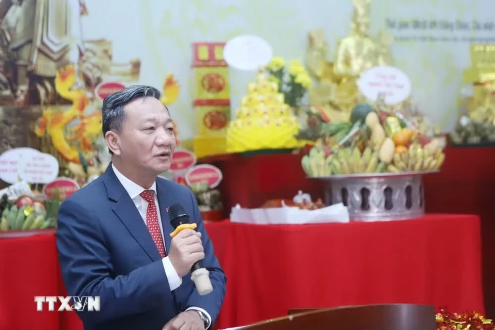 Đại sứ Việt Nam tại Lào Nguyễn Minh Tâm phát biểu tại Lễ Giỗ Tổ Hùng Vương ở Lào năm 2026.