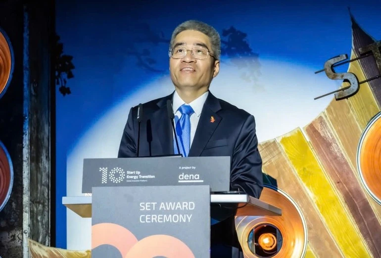 Đại sứ Nguyễn Đắc Thành phát biểu tại Lễ trao giải. (Ảnh do Đại sứ quán Việt Nam tại Đức cung cấp)