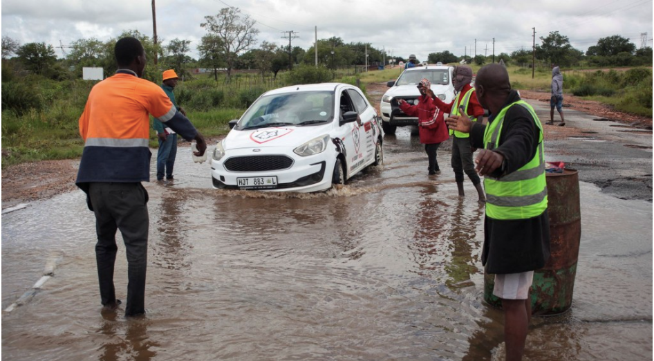 Nam Phi đã tuyên bố tình trạng thảm họa quốc gia sau trận lũ lụt trên diện rộng.