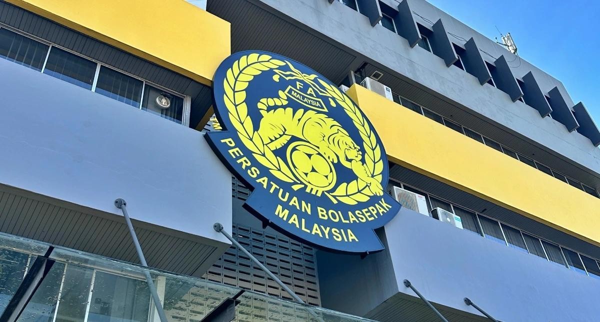 Bóng đá Malaysia đối diện án phạt nặng từ AFC.