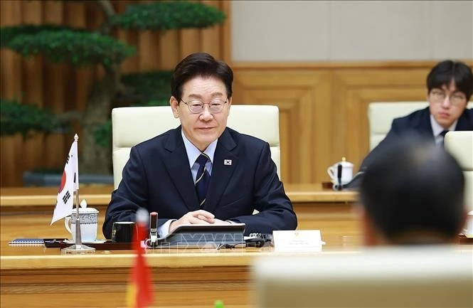 Tổng thống Hàn Quốc Lee Jae Myung phát biểu tại cuộc hội kiến Thủ tướng Lê Minh Hưng.