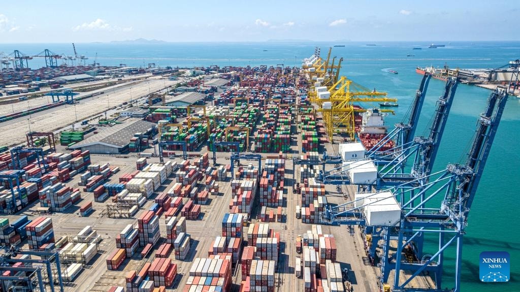 Hàng hóa quốc tế trung chuyển tại cảng Laem Chabang ở tỉnh Chonburi, Thái Lan.