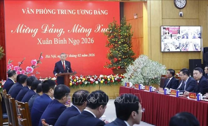 Tổng Bí thư Tô Lâm chúc Tết cán bộ, công chức, viên chức, người lao động Văn phòng Trung ương Đảng.