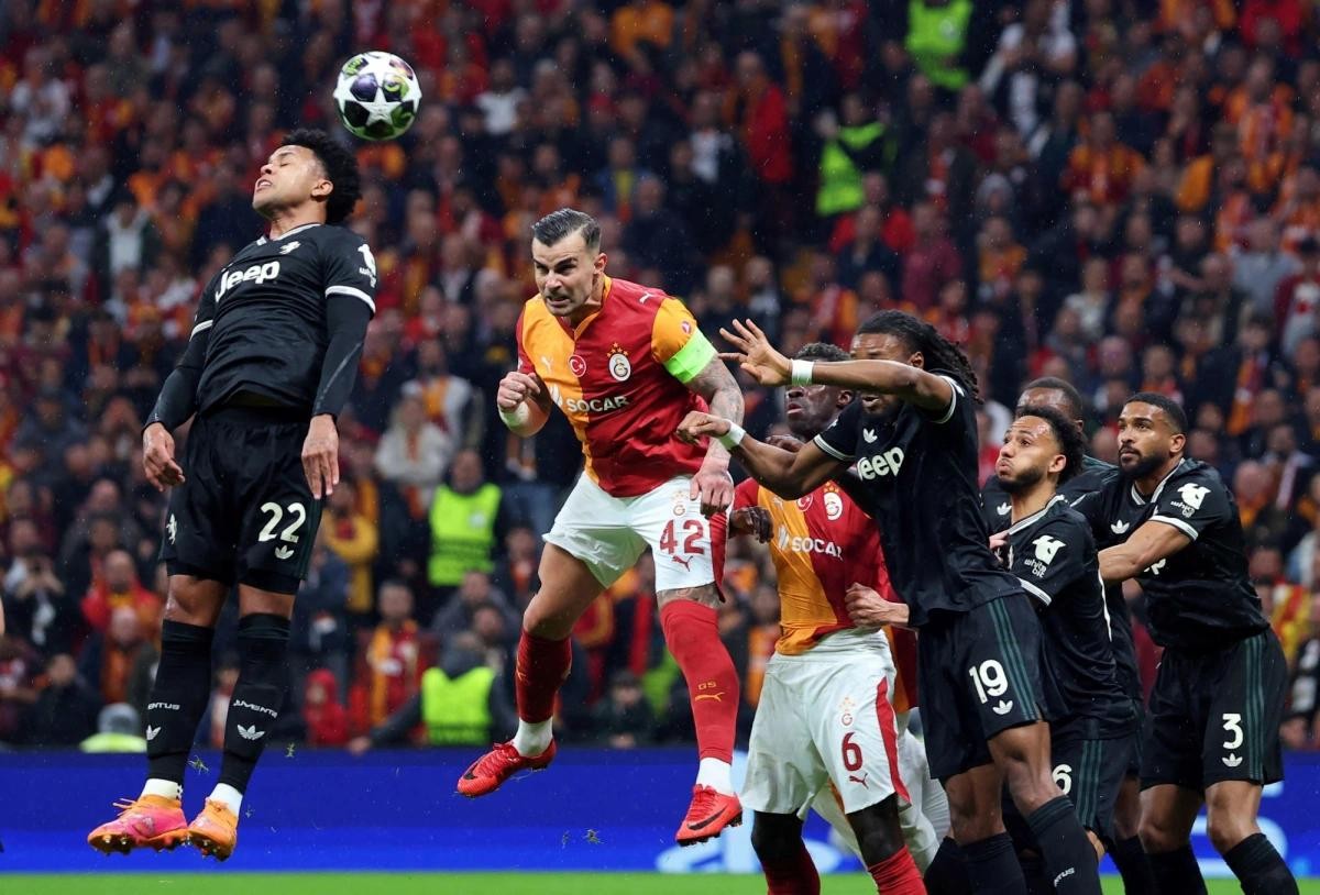 Juventus bất ngờ phải nhận thất bại nặng nề trước Galatasaray.