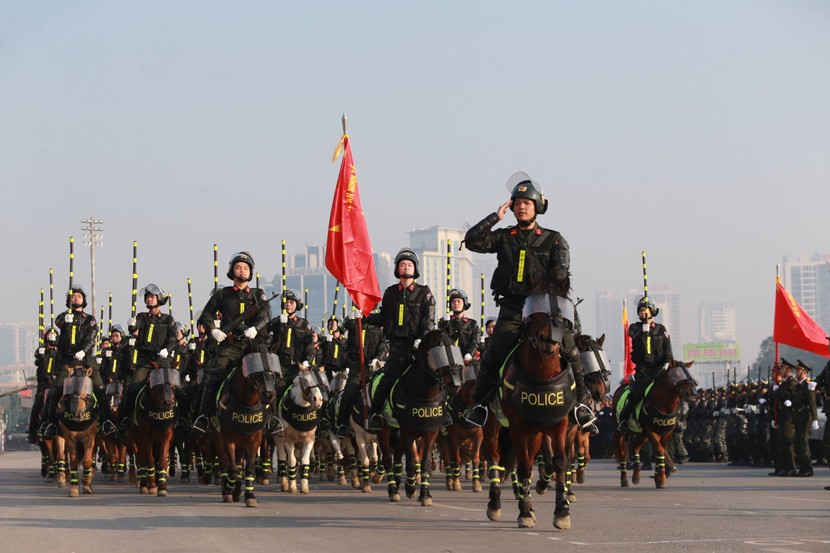 Giữa nhịp sống hiện đại, hình ảnh kỵ binh vẫn toát lên truyền thống, bản lĩnh và tinh thần phụng sự Tổ quốc.