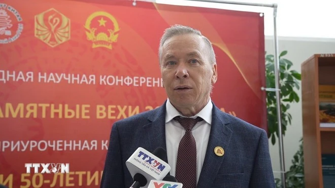 Giáo sư, Tiến sỹ Vladimir Mazyrin, Giám đốc Trung tâm nghiên cứu Việt Nam và ASEAN, Viện Hàn lâm Khoa học Nga trả lời phỏng vấn trong khuôn khổ hội nghị.