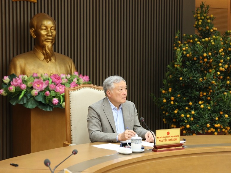 Phó Thủ tướng Thường trực Chính phủ Nguyễn Hòa Bình chỉ đạo, giao nhiệm vụ cụ thể đối với các bộ, ngành chức năng và 2 địa phương trong việc hoàn thiện các cơ chế, chính sách, việc triển khai các nhiệm vụ cụ thể.