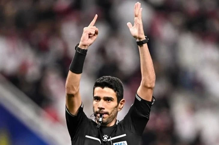 Trọng tài Al Jamali.