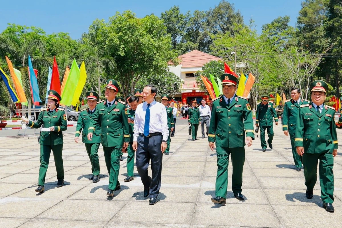 Tham quan Trường Thiếu sinh quân miền Nam.