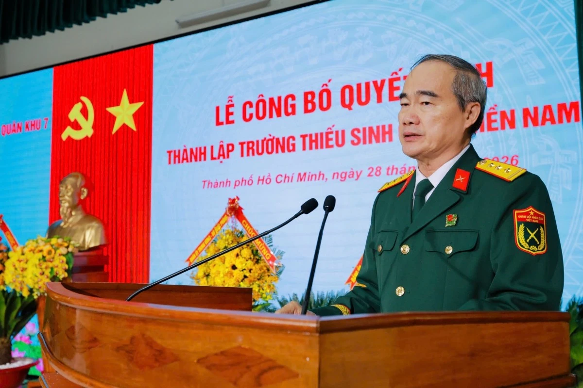 Nguyên Phó Thủ tướng Nguyễn Thiện Nhân - cựu học sinh Trường Thiếu sinh quân Nguyễn Văn Trỗi niên khóa 1965-1970, chia sẻ tại buổi lễ.