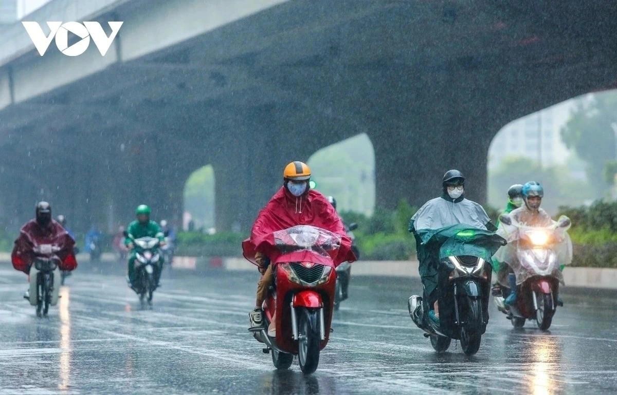 Theo Trung tâm Dự báo Khí tượng Thủy văn Quốc gia, hiện nay không khí lạnh mạnh đang tiếp tục di chuyển xuống phía Nam. Sáng nay (6/2), khu vực Bắc Bộ có mưa vài nơi, nhiệt độ phổ biến từ 18-21 độ C.