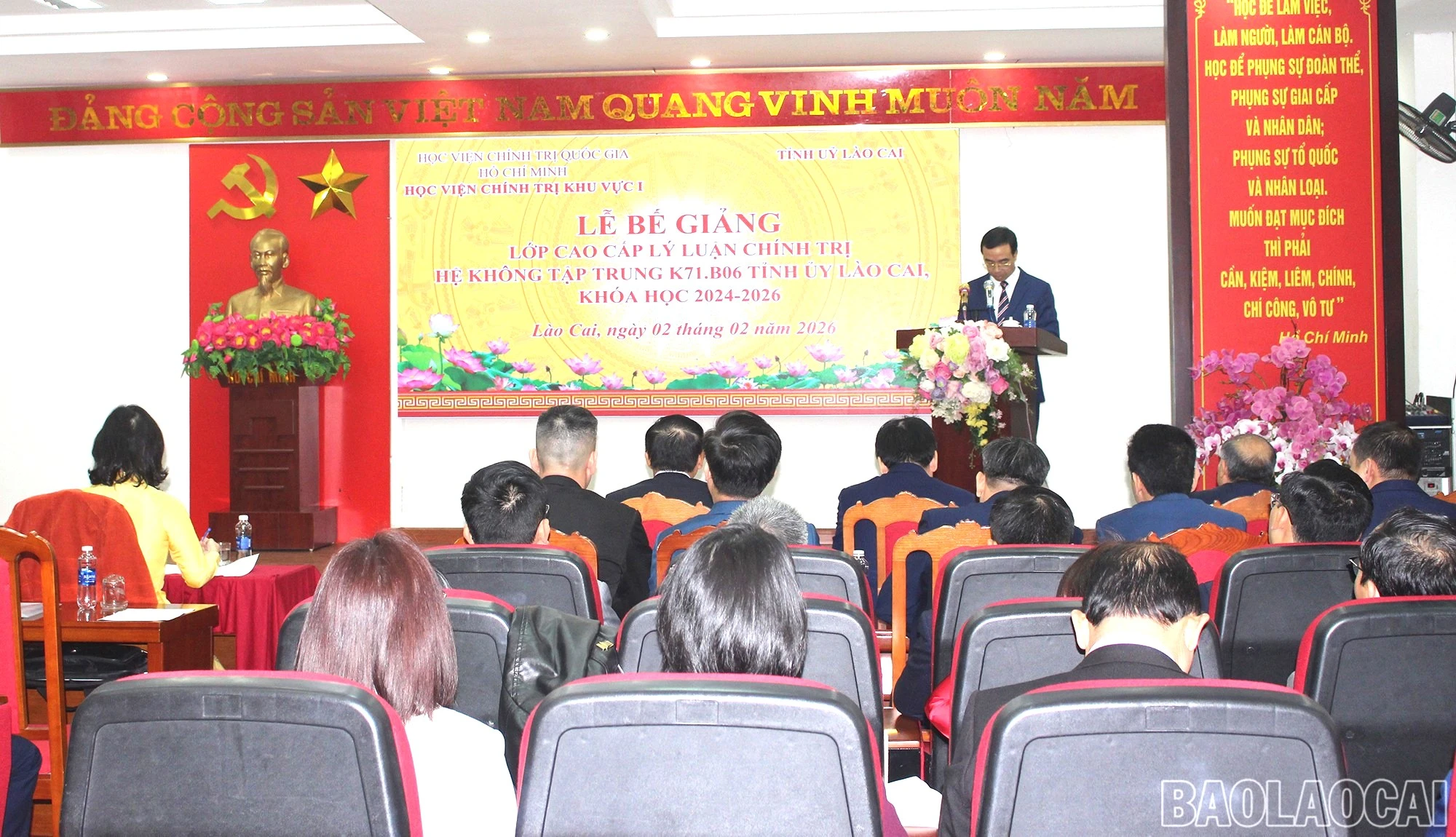 lopchinhtri.jpg