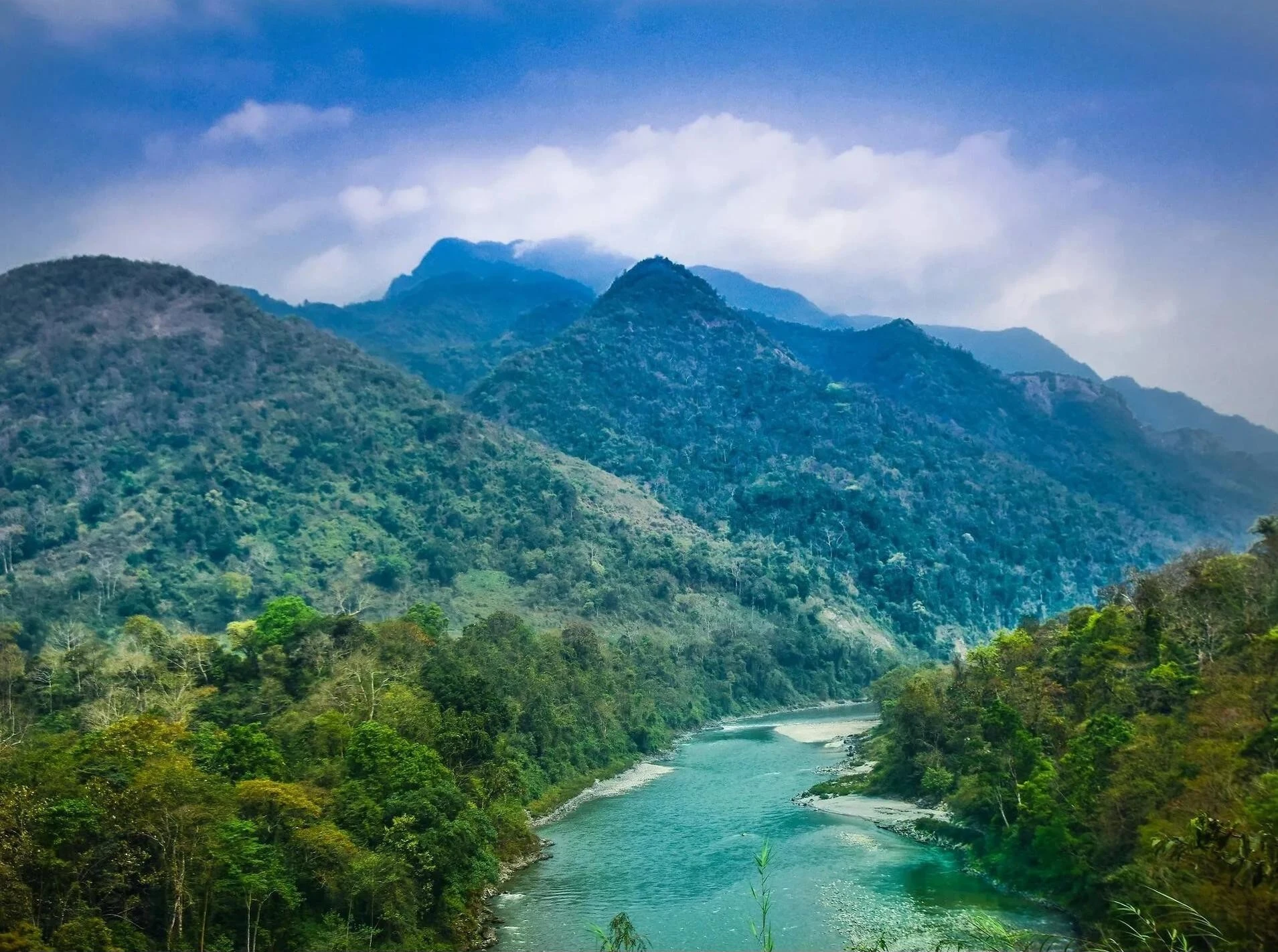 Thành phố Gelephu Mindfulness City đang phát triển mạnh mẽ ở Bhutan, được xây dựng bằng bitcoin, dự kiến sẽ trở thành trung tâm kinh tế đầu tiên trên thế giới dành riêng cho thiền định. Thành phố Gelephu hiện đại này vẫn còn trong giai đoạn sơ khai, với những chuyến bay quốc tế đầu tiên từ Kolkata chỉ mới khai trương tháng trước...