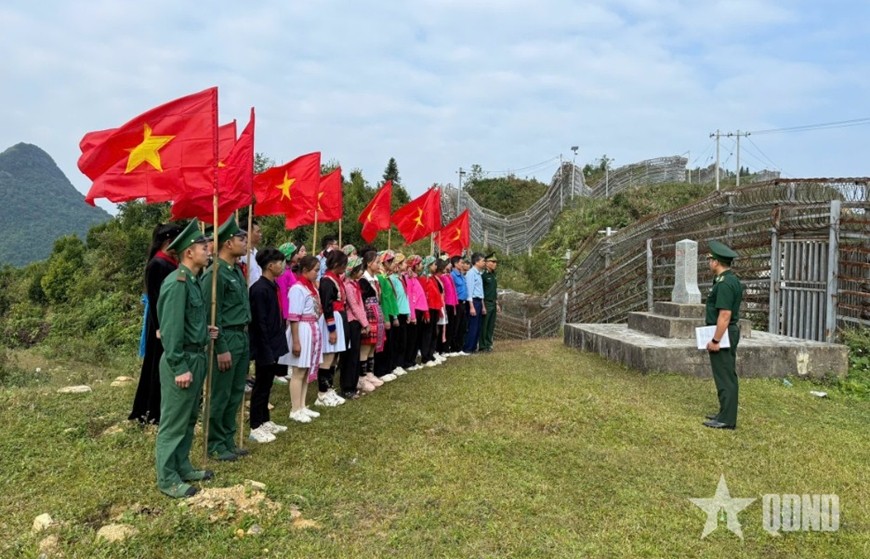 Đồn Biên phòng Sơn Vĩ (Ban chỉ huy Bộ đội Biên phòng tỉnh Tuyên Quang) tổ chức “Tiết học biên cương” cho học sinh, tháng 8-2025.