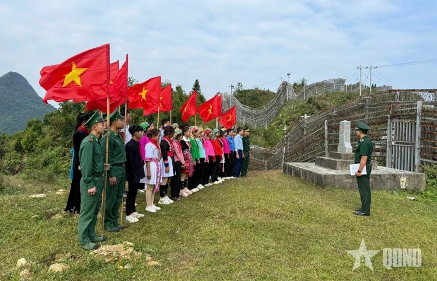 Đồn Biên phòng Sơn Vĩ (Ban chỉ huy Bộ đội Biên phòng tỉnh Tuyên Quang) tổ chức “Tiết học biên cương” cho học sinh, tháng 8-2025.