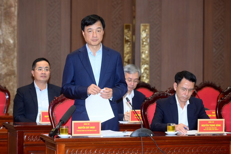 Đồng chí Nguyễn Duy Ngọc, Ủy viên Bộ Chính trị, Bí thư Thành ủy Hà Nội phát biểu tại Hội nghị.