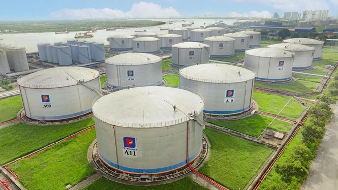 Tổng kho xăng dầu Nhà Bè, TP HCM bảo đảm dự trữ cung ứng ra thị trường.